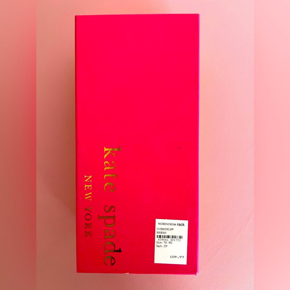 (SOLD) Kate Spade Velvet Flat. Size 7. New with tag.